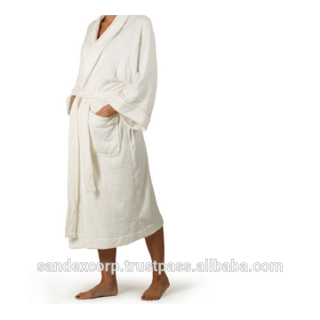 Недорогие белые халаты